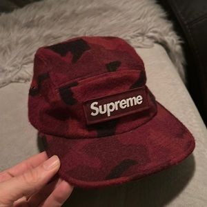 Supreme wool maroon camo